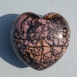 Rhodonite Crystal Heart Palm Stone (K)